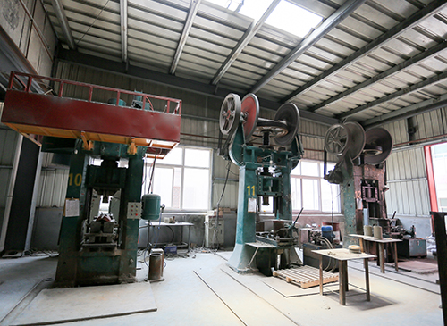 常用的機(jī)壓成型設(shè)備有哪些?如何選擇成型設(shè)備?